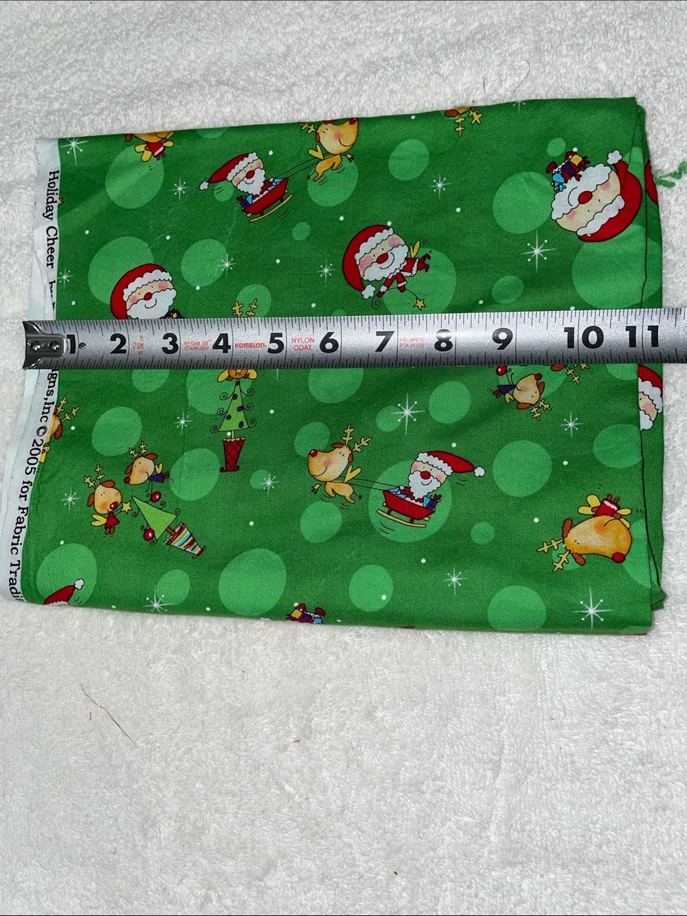 4-5 LB MIXED CHRISTMAS FABRIC BUNDLE • USABLE PIECES • CRAFT & SEWING D8 - Picture 4 of 10